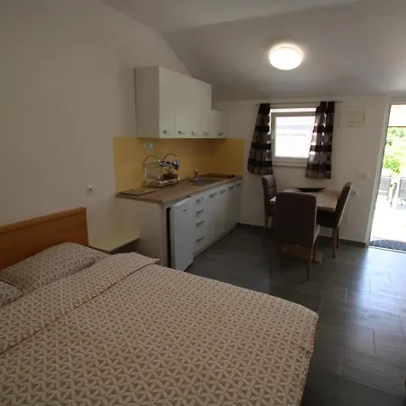 Apartments Green Garden Labinci Room photo