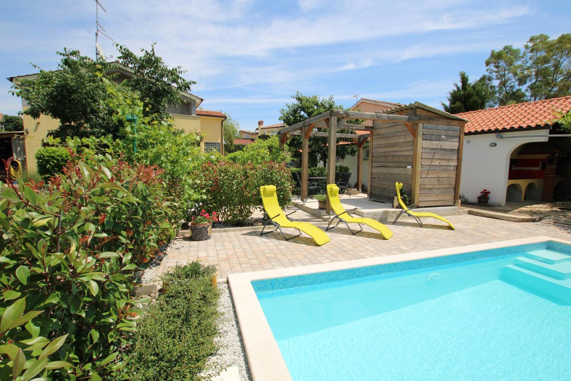 Garden Apartment *